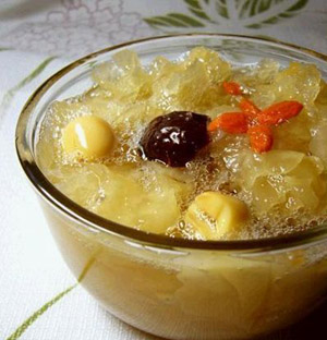 桂圆红枣银耳汤